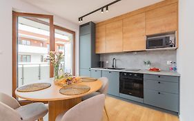 APARTAMENTY MIERZEJA - STEGNA PARK MEDIUM, 500 m od plaży, Bezpłatny Meleks